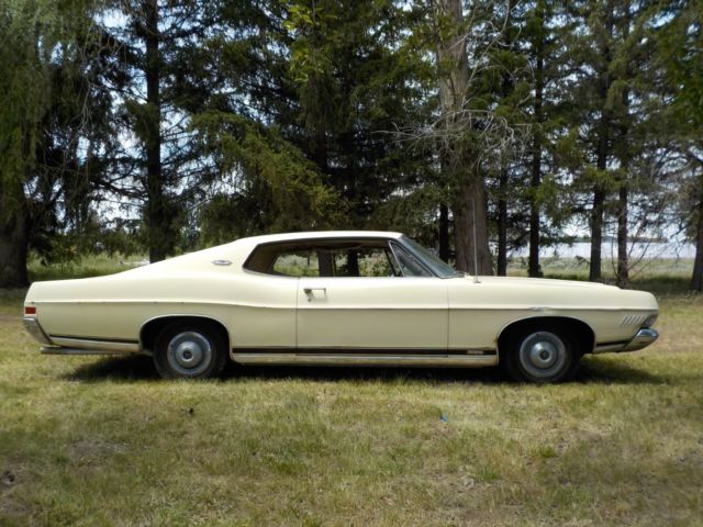1968 Yellow Ford Galaxie Fastback