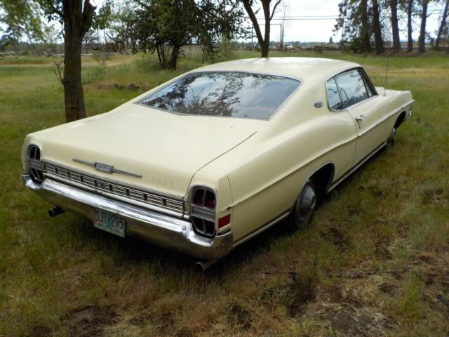 1968 Yellow Ford Galaxie Fastback