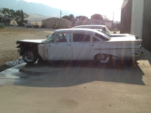 1959 White Chevrolet Bel Air/150/210