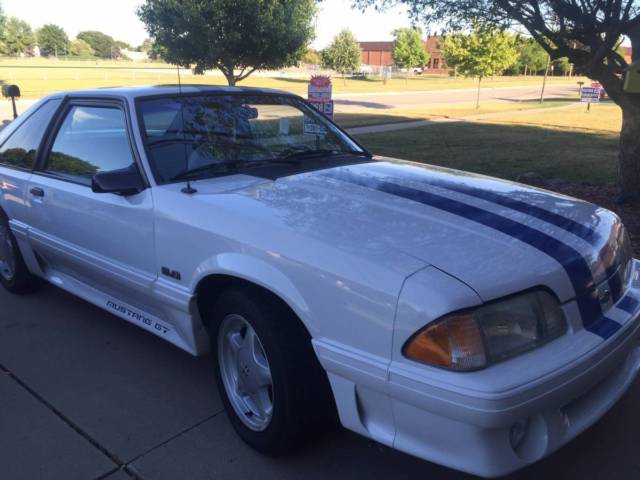 1992 White Ford Mustang Coupe
