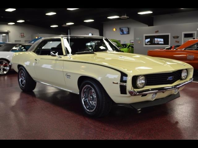 1969 Yellow Chevrolet Camaro --