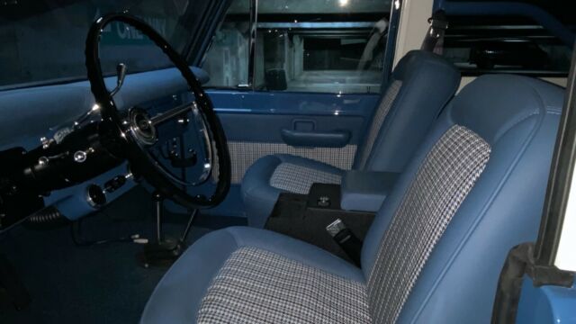 1961 Green Ford F-100 Standard Cab Pickup