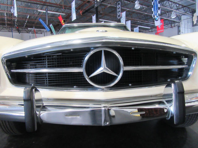 1971 TAN Mercedes-Benz SL-Class Convertible