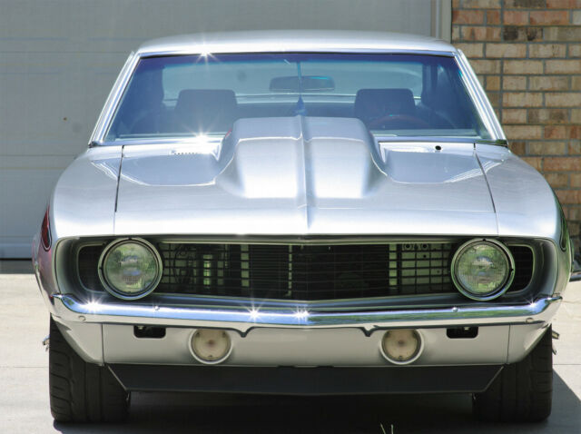 1969 silver metallic/black metallic Chevrolet Camaro Coupe