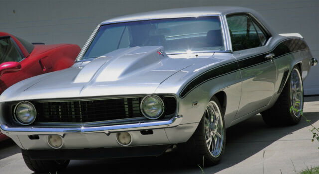 1969 silver metallic/black metallic Chevrolet Camaro Coupe