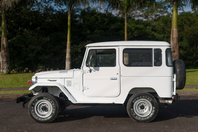 1973 White Toyota Land Cruiser
