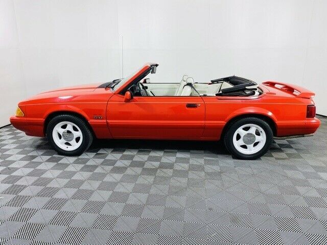 1992 -- Ford Mustang 2D Convertible