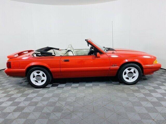 1992 -- Ford Mustang 2D Convertible