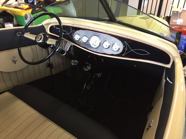 1932 Black/Tan Ford Roadster Coupe