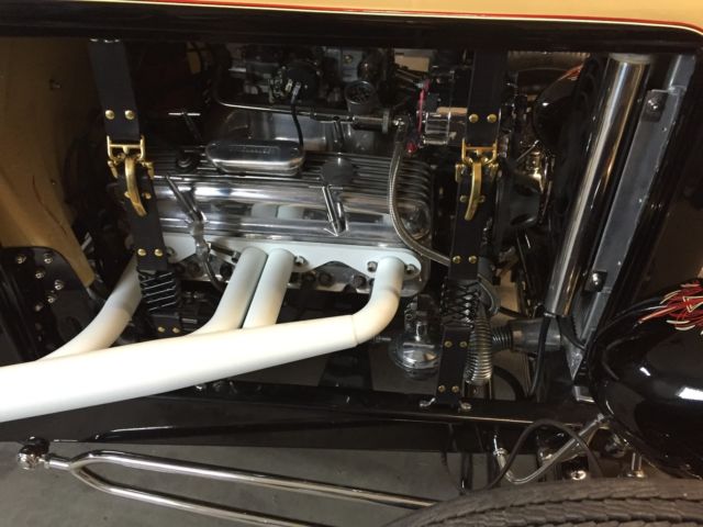 1932 Black/Tan Ford Roadster Coupe