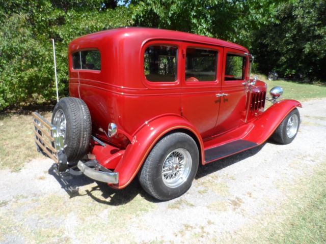 1932 Burgundy Chevrolet Confederate U/K
