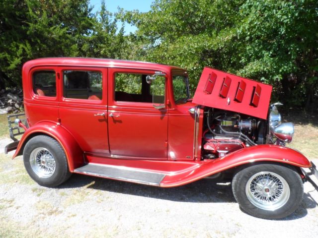 1932 Burgundy Chevrolet Confederate U/K