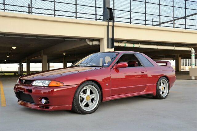 1992 Red Nissan GT-R Coupe