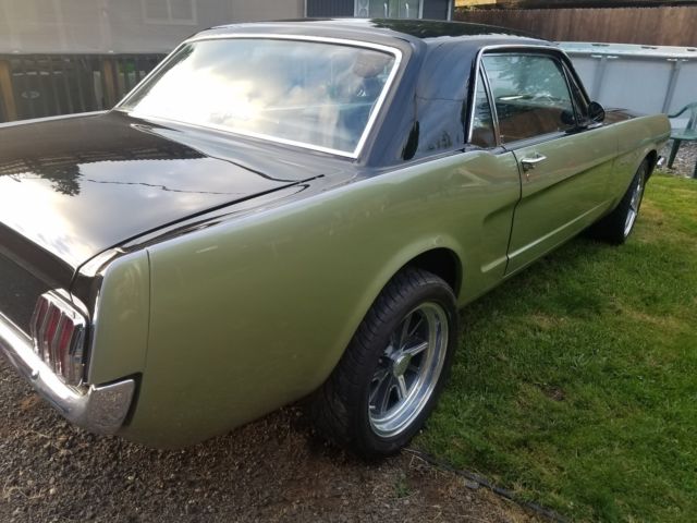 1966 Green/black Ford Mustang Coupe