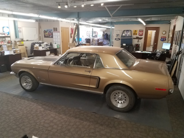 1968 Gold Ford Mustang