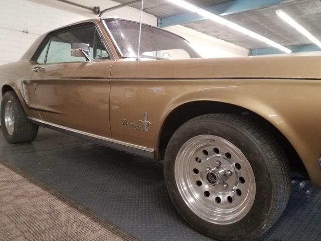 1968 Gold Ford Mustang