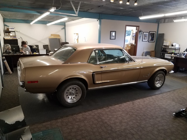 1968 Gold Ford Mustang