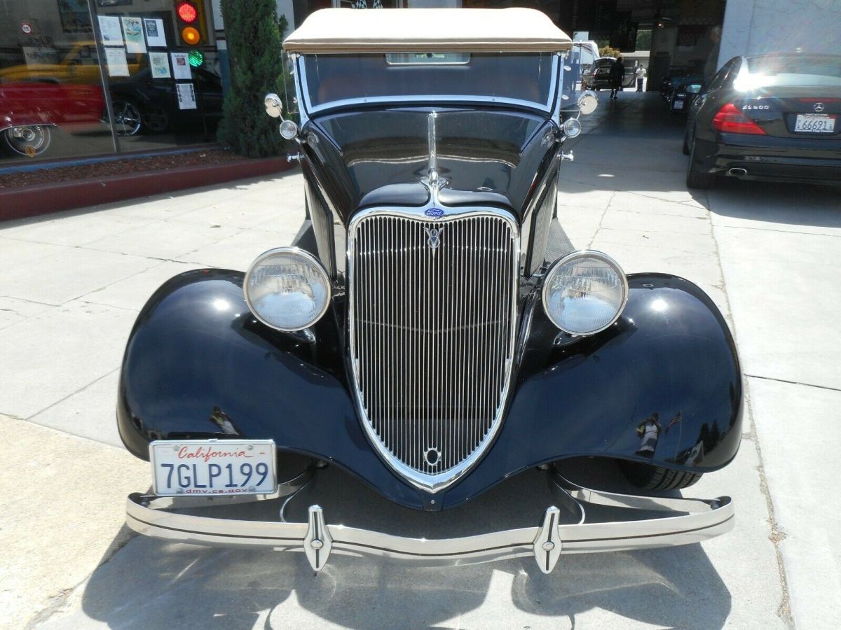 1933 Tan Ford Roadster Convertible
