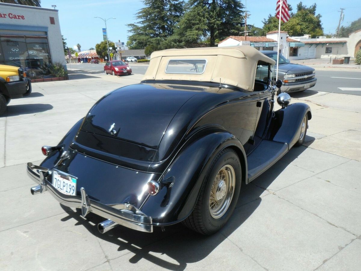 1933 Tan Ford Roadster Convertible