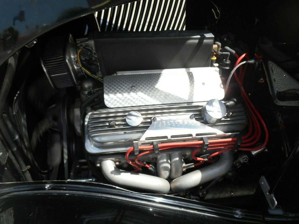 1933 Tan Ford Roadster Convertible