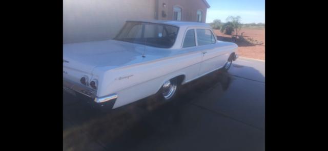 1962 White Chevrolet Impala Coupe