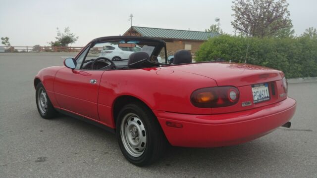 1992 Red Mazda MX-5 Miata Convertible