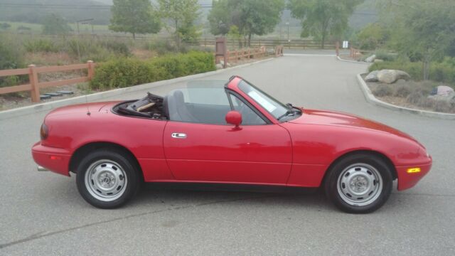 1992 Red Mazda MX-5 Miata Convertible