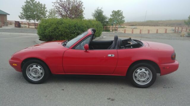 1992 Red Mazda MX-5 Miata Convertible