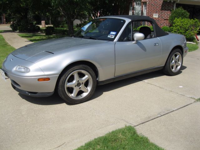 1992 Silver Mazda MX-5 Miata Convertible