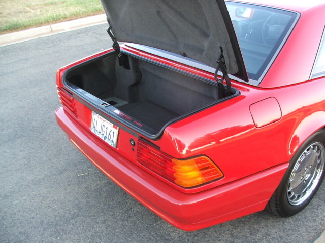 1991 Red Mercedes-Benz 500-Series Convertible