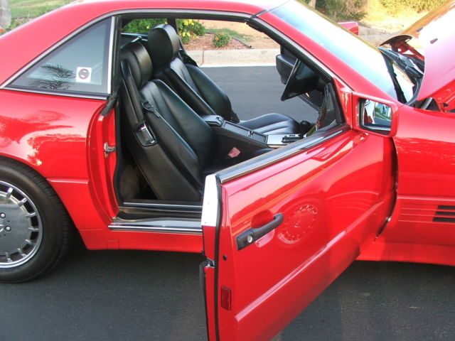 1991 Red Mercedes-Benz 500-Series Convertible