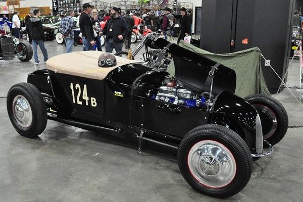 1927 Black Ford Model T Zipper (Fiberglass)