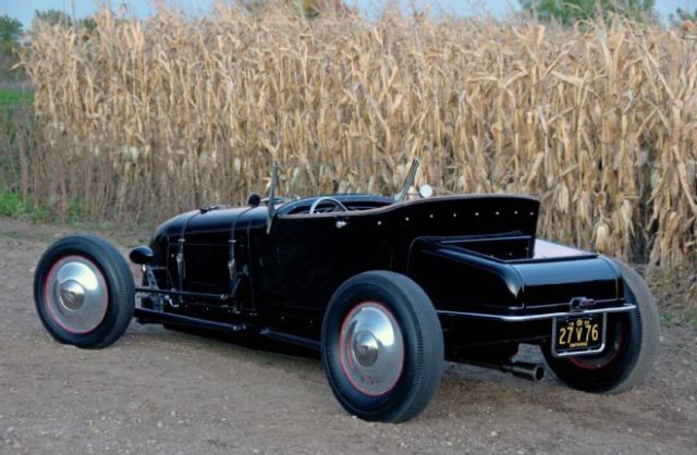 1927 Black Ford Model T Zipper (Fiberglass)