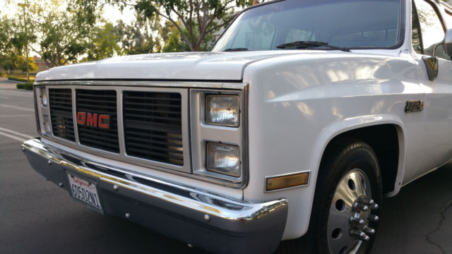 1987 White Chevrolet C/K Pickup 3500 Crew Cab Pickup