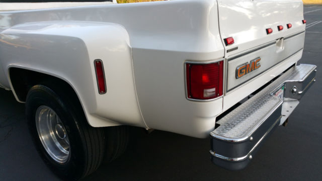 1987 White Chevrolet C/K Pickup 3500 Crew Cab Pickup