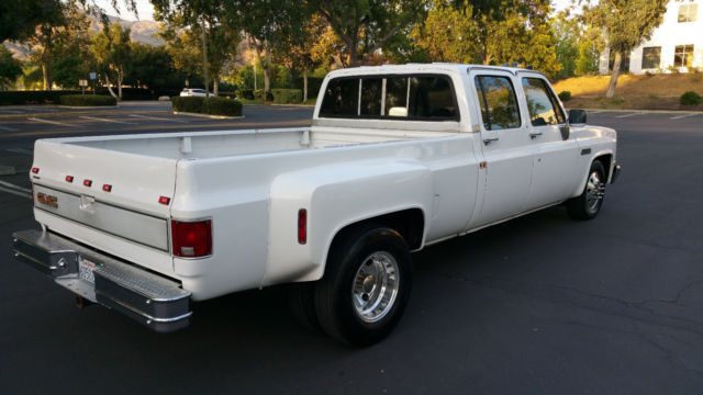 1987 White Chevrolet C/K Pickup 3500 Crew Cab Pickup