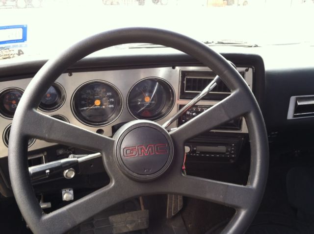 1983 Black/Silver 2 tone GMC Sierra 1500 Short Wide