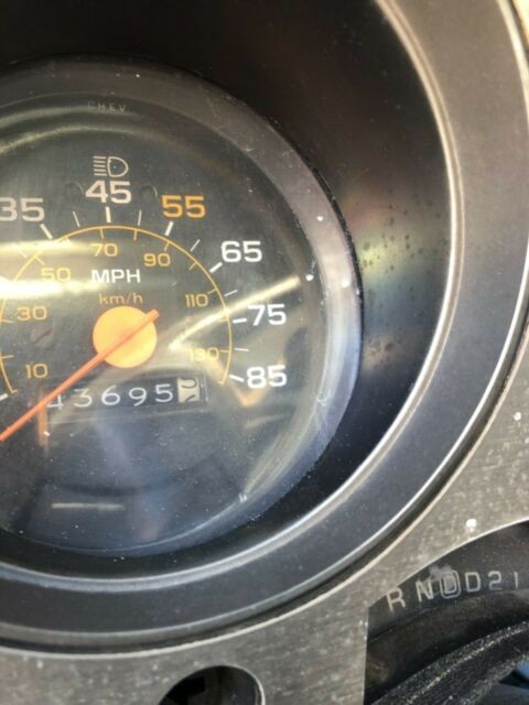 1985 White Chevrolet C/K Pickup 1500 Cab & Chassis