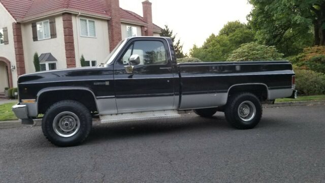 1985 Black GMC Sierra 1500 Standard Cab Pickup