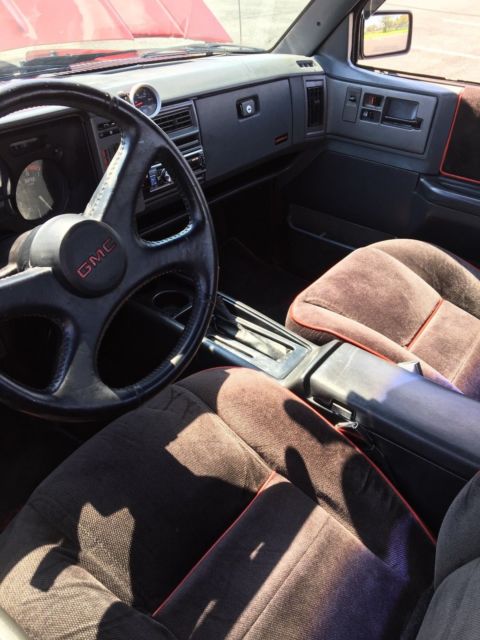 1992 RED Chevrolet S-10 PICKUP