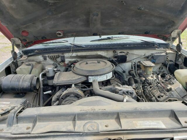 1992 White GMC Suburban SUV