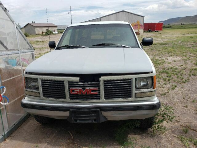 1992 White GMC Suburban SUV