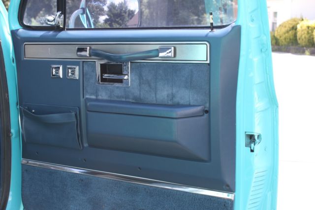 1988 Teal GMC C15/C1500 Suburban SUV