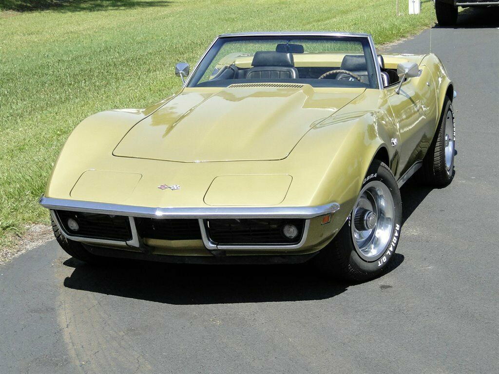 1969 Gold Chevrolet Corvette Stingray