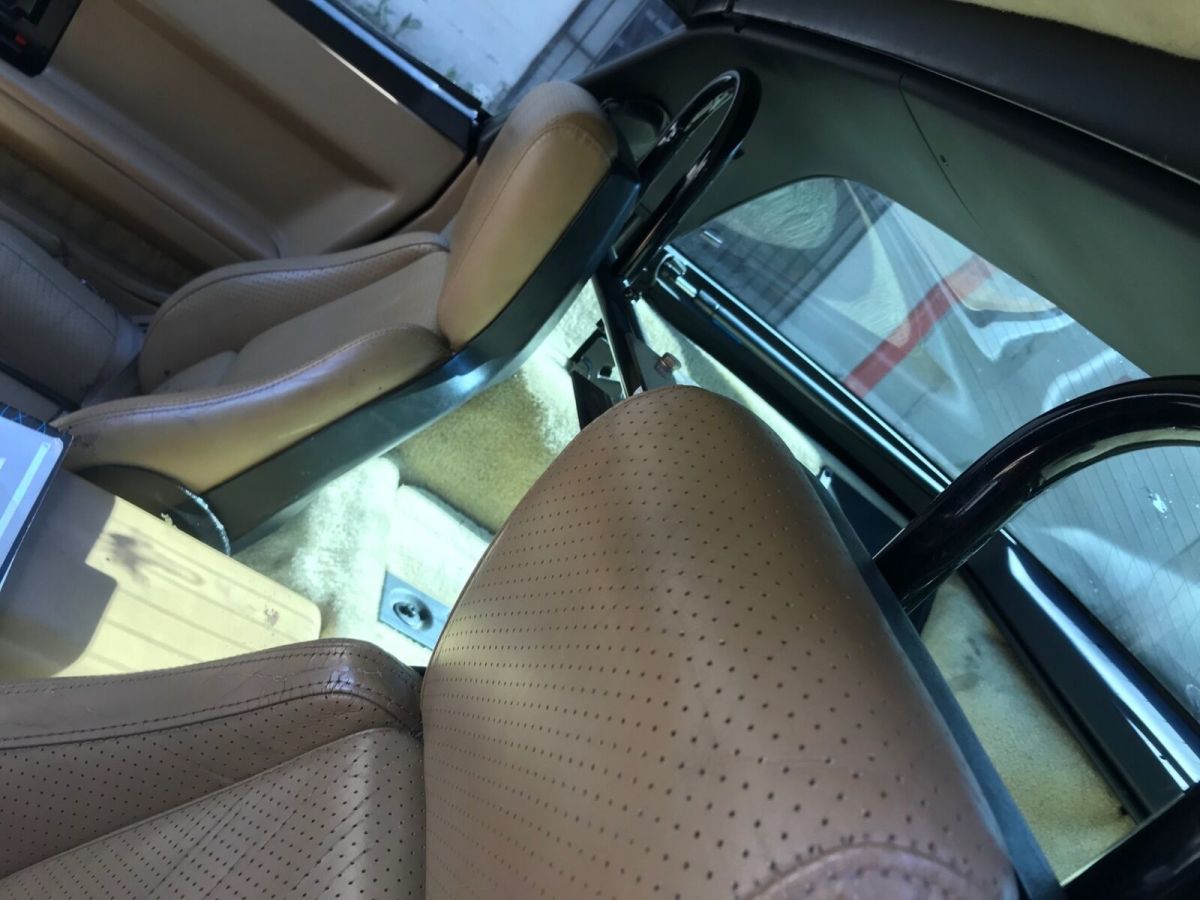 1986 Gold Chevrolet Corvette Coupe