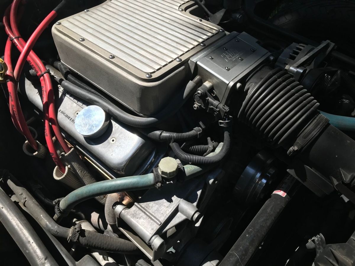 1986 Gold Chevrolet Corvette Coupe
