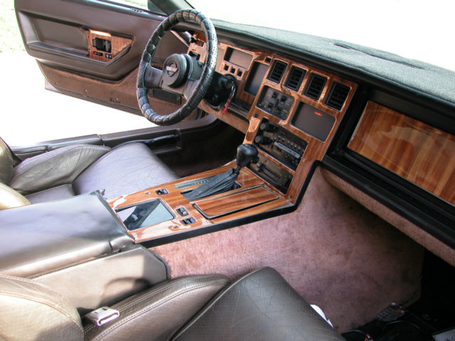 1984 Gold Chevrolet Corvette Coupe