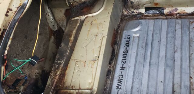 1969 Gold Ford Torino --