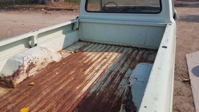 1971 Green Ford F-100 Standard Cab Pickup