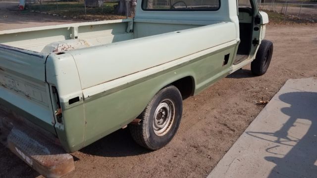 1971 Green Ford F-100 Standard Cab Pickup